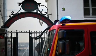 Bei Paris-Besuchern beliebte Markthalle vollständig niedergebrannt