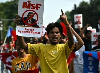 Tausende demonstrieren erneut in Neu Delhi gegen Leiter der Wahlkommission