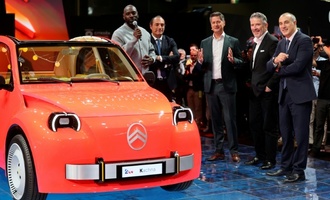 Mit Picknick-Korb: Neue E-Ente auf Pariser Automesser vorgestellt