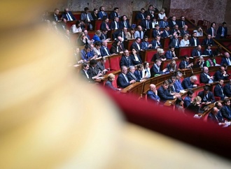 Milliarden-Einsparungen geplant: Frankreichs Parlament beginnt Haushaltsdebatte