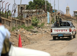 Huthi-Miliz greift Regierungssitz in Aden an - Mindestens vier Tote