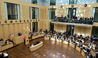 Bundesrat wählt neuen Vorsitz und berät über Steuerreform und frühe Bildung