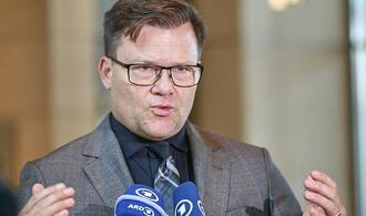 Verbrenner-Aus-Aus: Schneider fordert CO2-Ausgleich