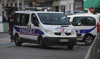 Bundesregierung blickt besorgt auf Lage in Frankreich