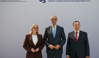 Merz würdigt Beitrag türkischer Gastarbeiter für Entwicklung Deutschlands