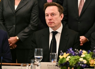 SpaceX verbucht 4,4 Milliarden Dollar Quartalsgewinn - Musk: Fusion mit Tesla ''gute Idee''