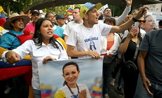 Tausende fordern in Venezuela Rückkehr von Oppositionspolitikerin Machado