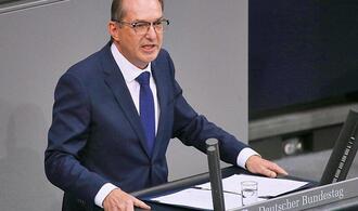 Dobrindt befürchtet Sicherheitsrisiko durch Rot-Grün-Rot