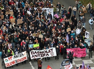 Frankreich: Tausende protestieren gegen Parteitag des rechtspopulistischen RN