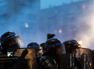 Fast 1000 Festnahmen bei landesweiten Protesten in Frankreich - Zwei Schwerverletzte