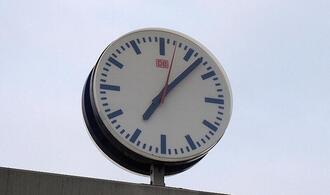 Uhren auf Normalzeit umgestellt