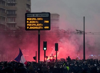 Fast 1000 Festnahmen bei neuen landesweiten Protesten in Frankreich