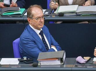 Dobrindt kündigt ''Investitionsschutzgesetz'' an