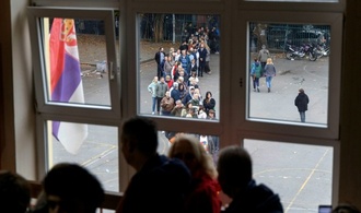 Massive Beteiligung bei Schicksalswahl in Serbien