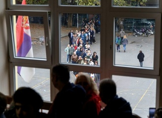 Massive Beteiligung bei Schicksalswahl in Serbien