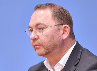 Verdi-Chef verlangt Gesetzentwurf zur Rente mit 63