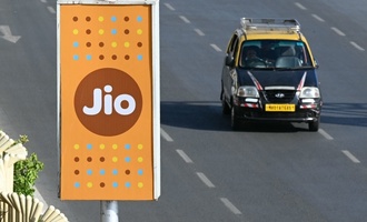 Indien: Mobilfunkunternehmen Jio legt nach Rekordbörsengang Kurssprung hin