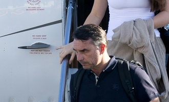 Nach Flucht in USA: Bolsonaro bezeichnet sich als ''gewählten'' Präsidenten Brasiliens