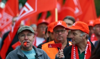 Friedenspflicht in Metall- und Elektroindustrie endet - Warnstreiks ab Sonntag