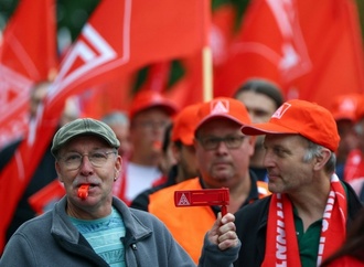 Friedenspflicht in Metall- und Elektroindustrie endet - Warnstreiks ab Sonntag