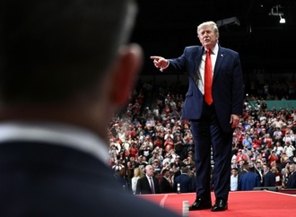 Trump wettert bei Wahlkampfauftritt in Florida gegen ''Kommunisten'' bei Demokraten